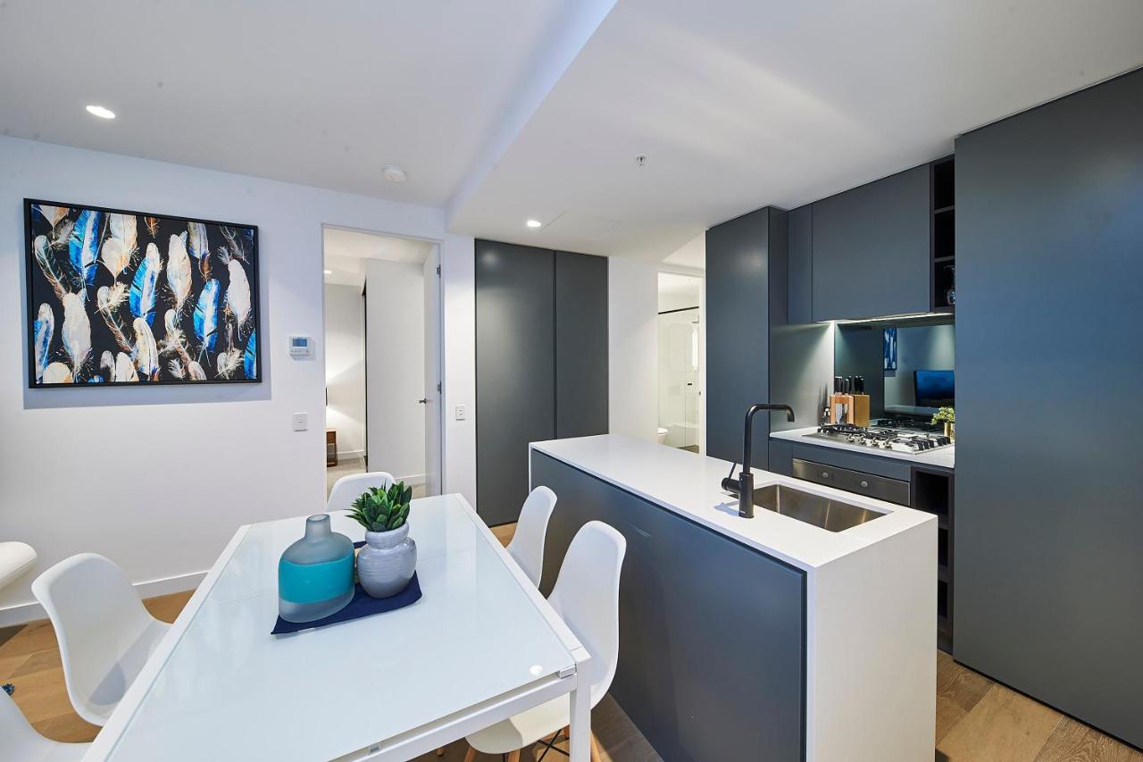 Mega Style Apartments Victoria One Мелбърн Екстериор снимка