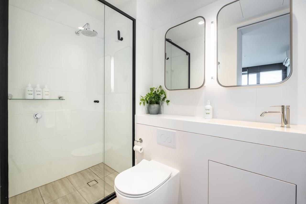 Mega Style Apartments Victoria One Мелбърн Екстериор снимка