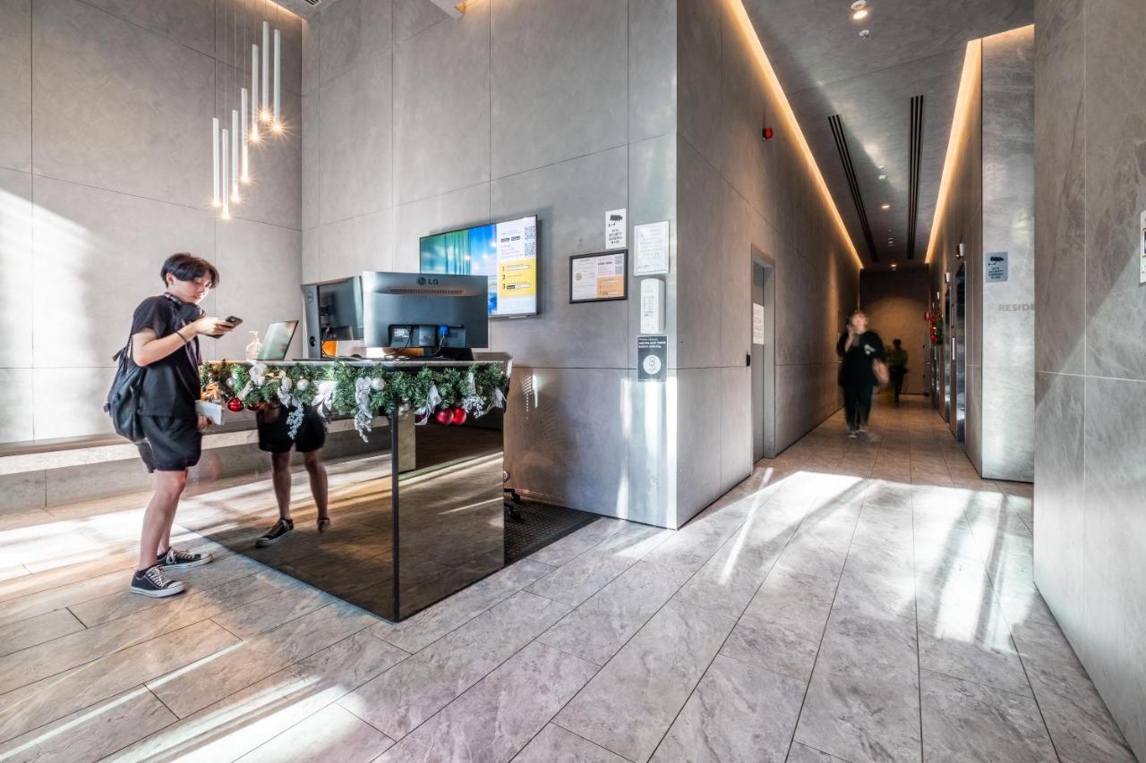 Mega Style Apartments Victoria One Мелбърн Екстериор снимка