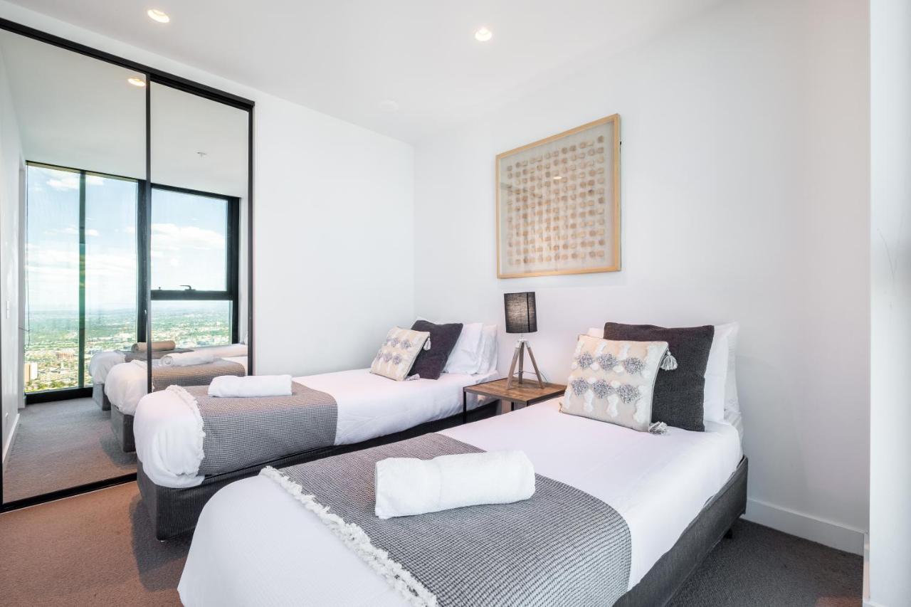 Mega Style Apartments Victoria One Мелбърн Екстериор снимка